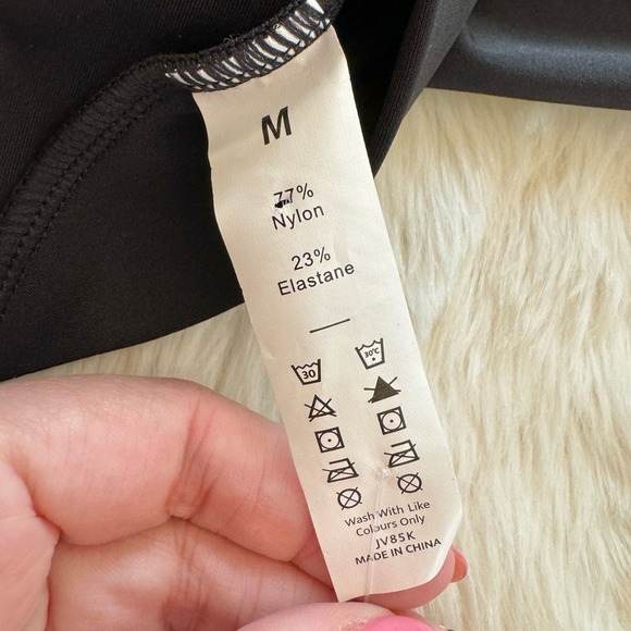 Halara Black Cloudful Air Plush Cropped Yoga Sports Top Medium NWT - Picture 6 of 11